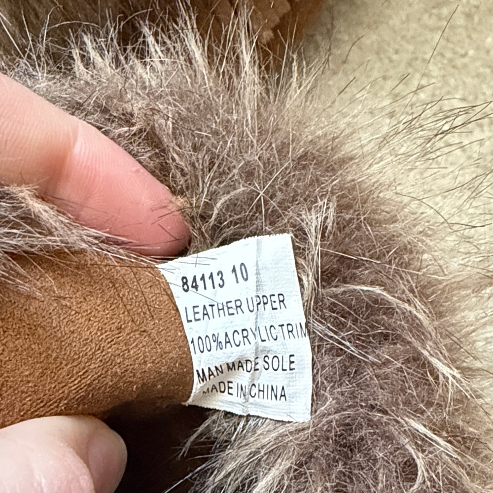 Minnetonka Tan Moccasin Booties with Faux Fur Trim - Picture 4 of 4